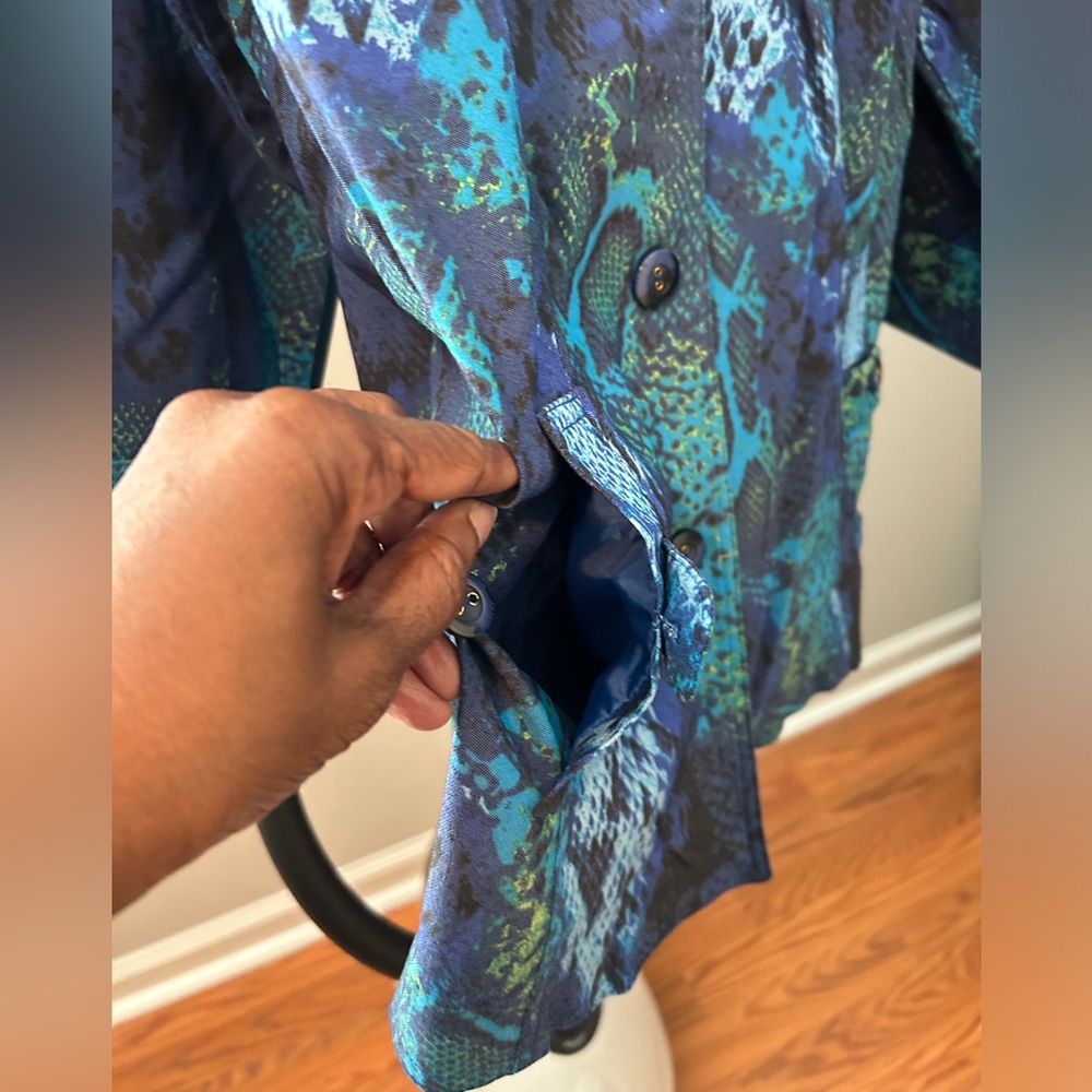 Attyre Jacket - Picture 2 of 6